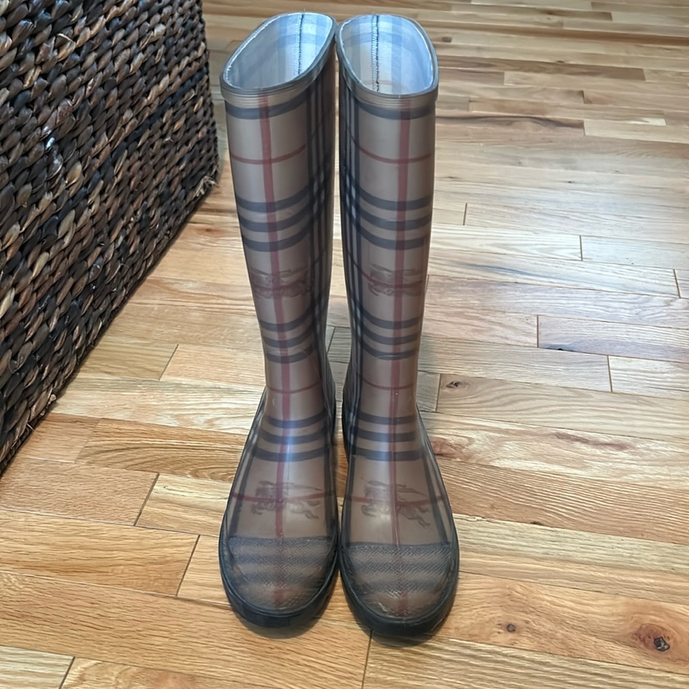 Burberry Rain Boots!